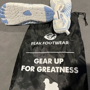 Women’s barefoot sneakers